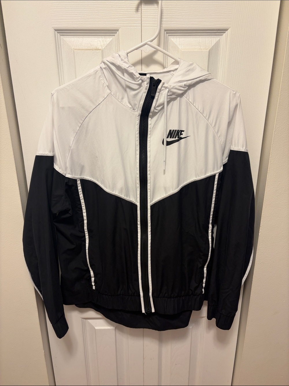 Nike White and Black Colorblock Hooded Windbreaker
